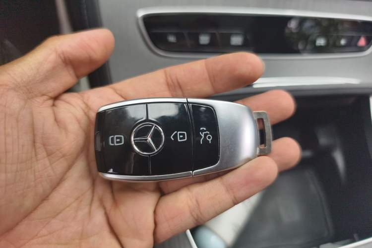 Used Mercedes-Benz E-Class 2021 Restyled E 300 L Sporty and Stylish Edition Vehicle Key