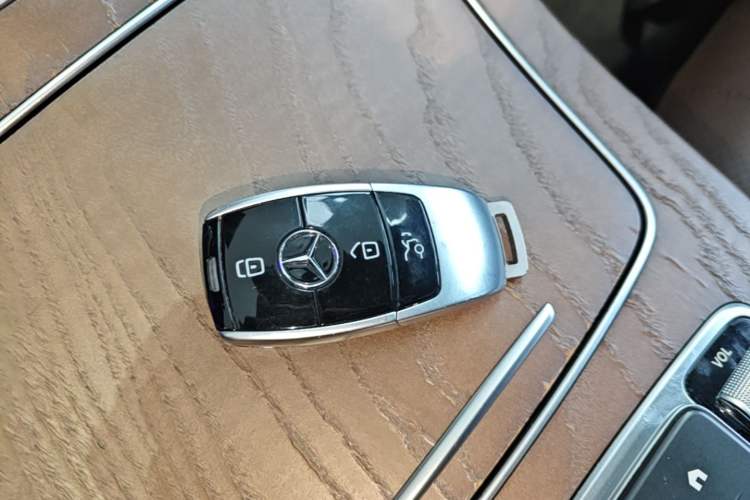 Used Mercedes-Benz E-Class 2021 Facelift E 300 L Stylish Edition Vehicle Key