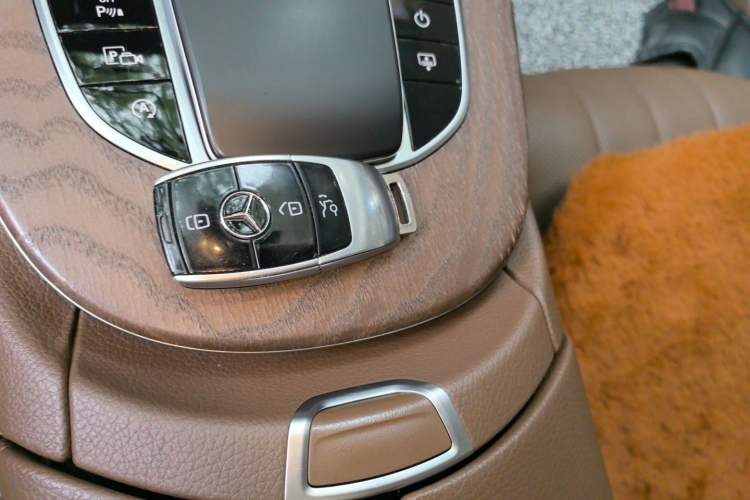 Used Mercedes-Benz E-Class 2021 E 300 L Premium Edition Vehicle Key