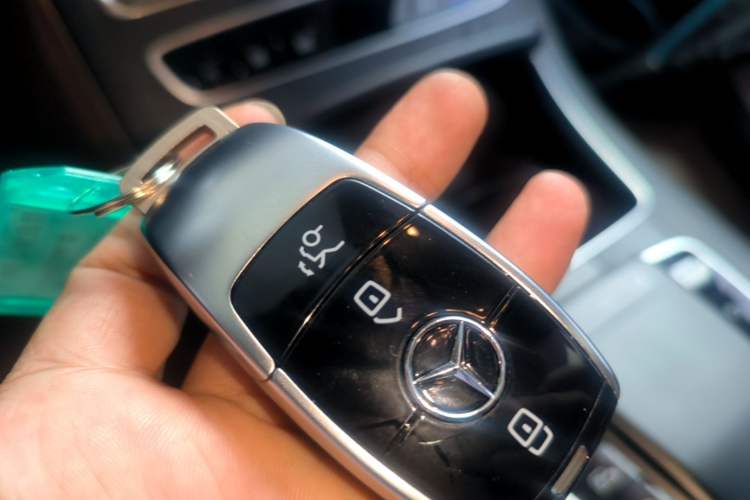 Used Mercedes-Benz E-Class 2021 Restyled E 300 L Sporty and Stylish Edition Vehicle Key