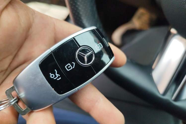Used Mercedes-Benz E-Class 2021 Updated E 260 Fashion Sport Edition Vehicle Key