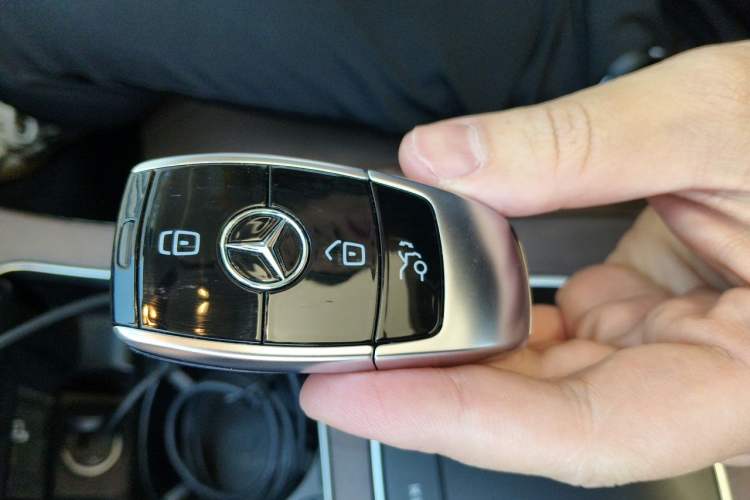 Used Mercedes-Benz E-Class 2021 Facelift E 300 L Stylish Edition Vehicle Key