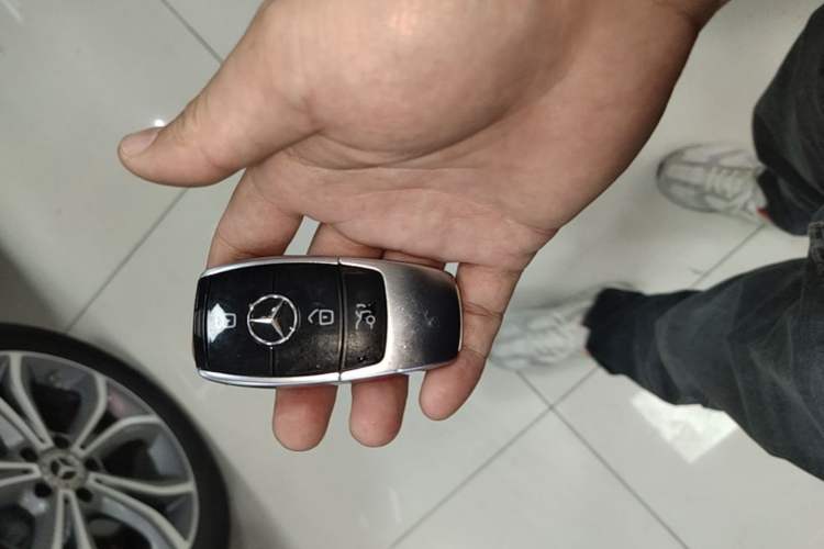 Used Mercedes-Benz E-Class 2021 Restyled E 300 L Sport Luxury Edition Vehicle Key