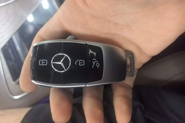 Used Mercedes-Benz E-Class 2021 Facelift E 300 L Stylish Edition Vehicle Key