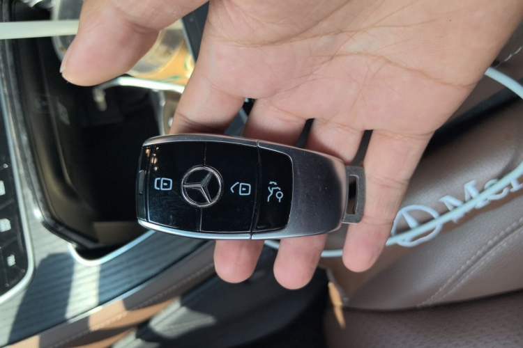 Used Mercedes-Benz E-Class 2021 Restyled E 300 L Sport Luxury Edition Vehicle Key