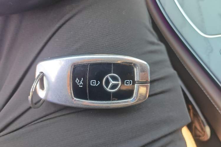 Used Mercedes-Benz E-Class 2021 Restyled E 300 L Sporty and Stylish Edition Vehicle Key