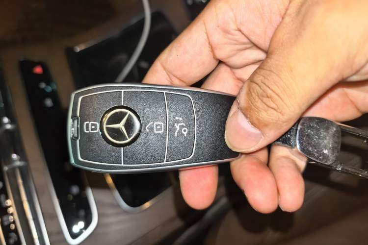 Used Mercedes-Benz E-Class 2021 Restyled E 300 L Sporty and Stylish Edition Vehicle Key