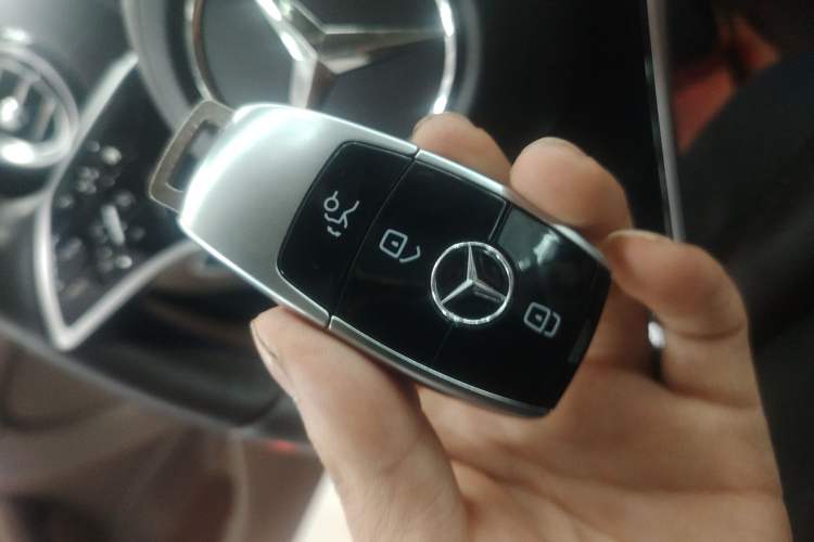 Used Mercedes-Benz E-Class 2021 Facelift E 300 L Stylish Edition Vehicle Key
