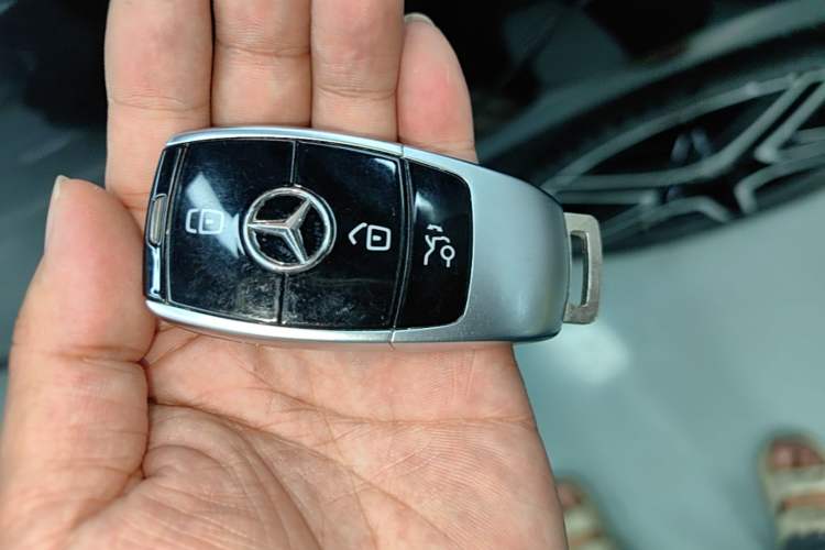 Used Mercedes-Benz E-Class 2021 E 260 Luxury Sports Edition Vehicle Key