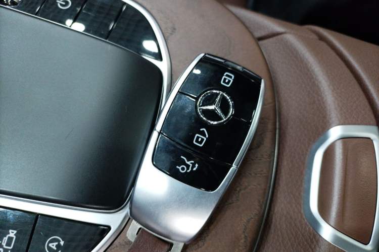 Used Mercedes-Benz E-Class 2021 Facelift E 300 L Stylish Edition Vehicle Key