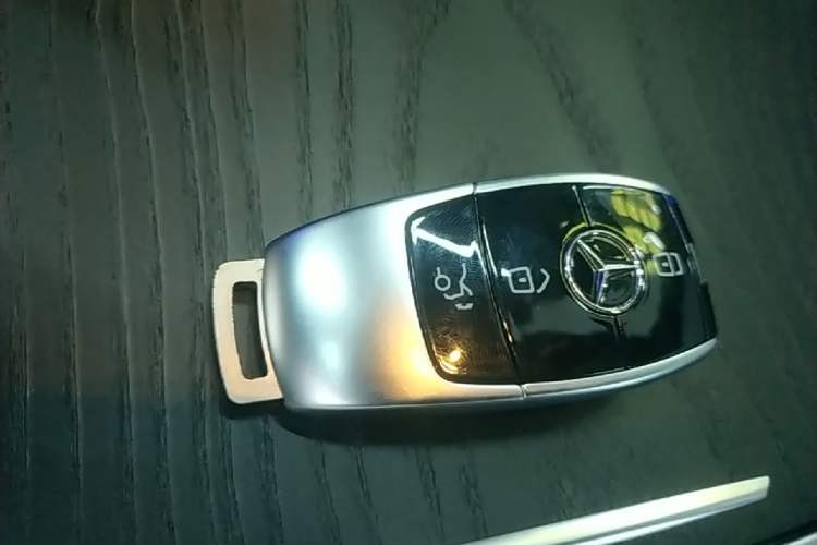 Used Mercedes-Benz E-Class 2021 Restyled E 300 L Sport Luxury Edition Vehicle Key