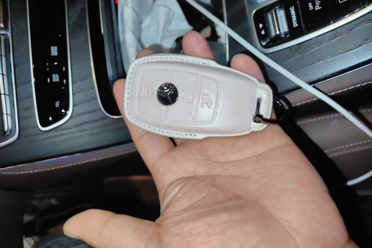 Used Mercedes-Benz E-Class 2021 Updated E 260 Fashion Sport Edition Vehicle Key