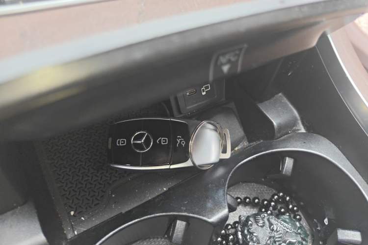 Used Mercedes-Benz E-Class 2021 Facelift E 300 L Stylish Edition Vehicle Key