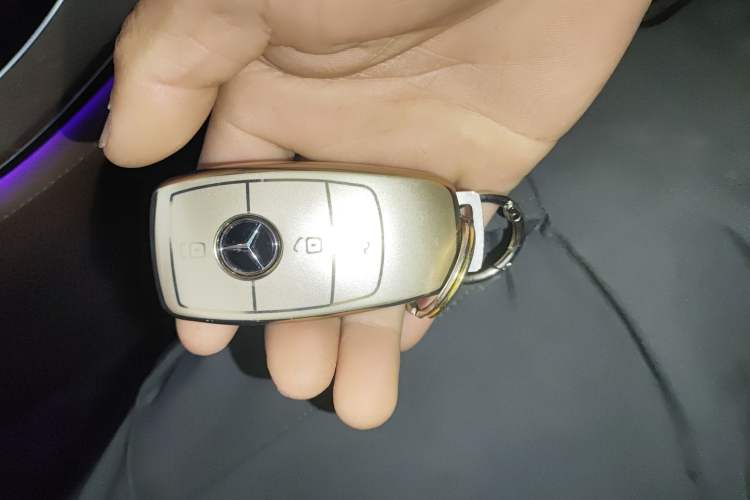 Used Mercedes-Benz E-Class 2021 Facelift E 300 L Stylish Edition Vehicle Key