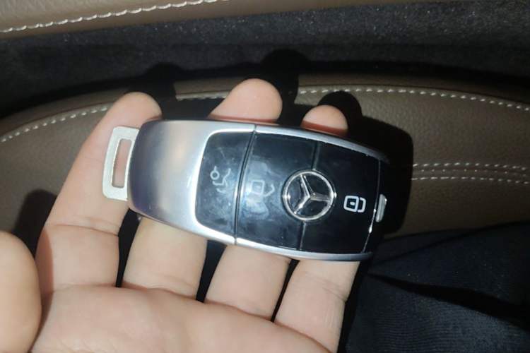 Used Mercedes-Benz E-Class 2021 Facelift E 300 L Stylish Edition Vehicle Key