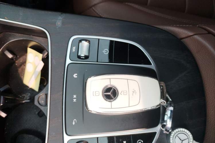 Used Mercedes-Benz E-Class 2021 Restyled E 300 L Sporty and Stylish Edition Vehicle Key