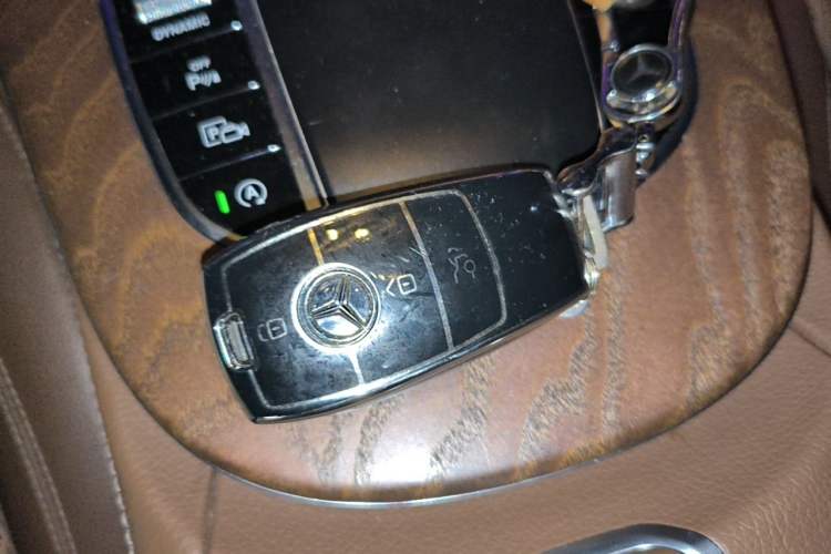 Used Mercedes-Benz E-Class 2021 Facelift E 300 L Stylish Edition Vehicle Key