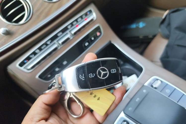 Used Mercedes-Benz E-Class 2021 Facelift E 300 L Stylish Edition Vehicle Key