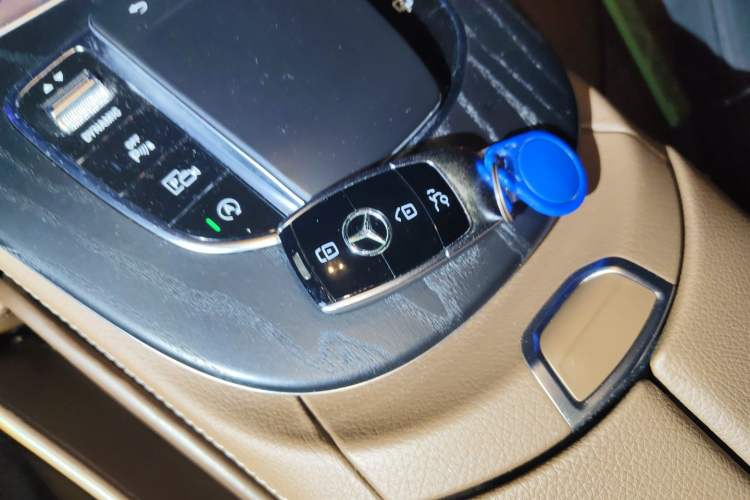 Used Mercedes-Benz E-Class 2021 Restyled E 300 L Sport Luxury Edition Vehicle Key