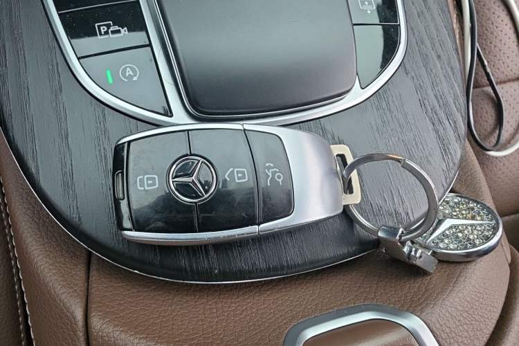 Used Mercedes-Benz E-Class 2021 Restyled E 300 L Sport Luxury Edition Vehicle Key