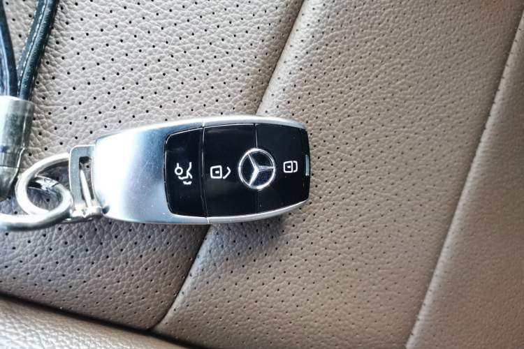 Used Mercedes-Benz E-Class 2021 Restyled E 300 L Sporty and Stylish Edition Vehicle Key