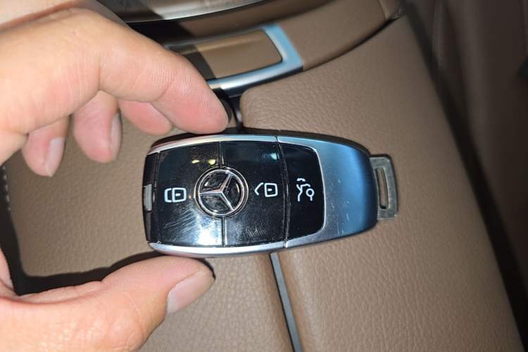 Used Mercedes-Benz E-Class 2021 Restyled E 300 L Luxury Edition Vehicle Key