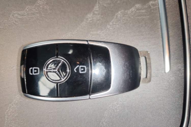 Used Mercedes-Benz E-Class 2021 Restyled E 300 L Sporty and Stylish Edition Vehicle Key