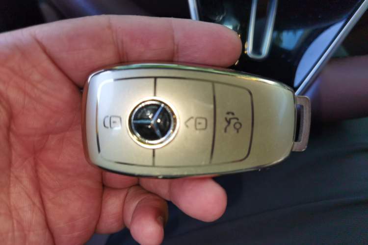 Used Mercedes-Benz E-Class 2021 Facelift E 300 L Stylish Edition Vehicle Key