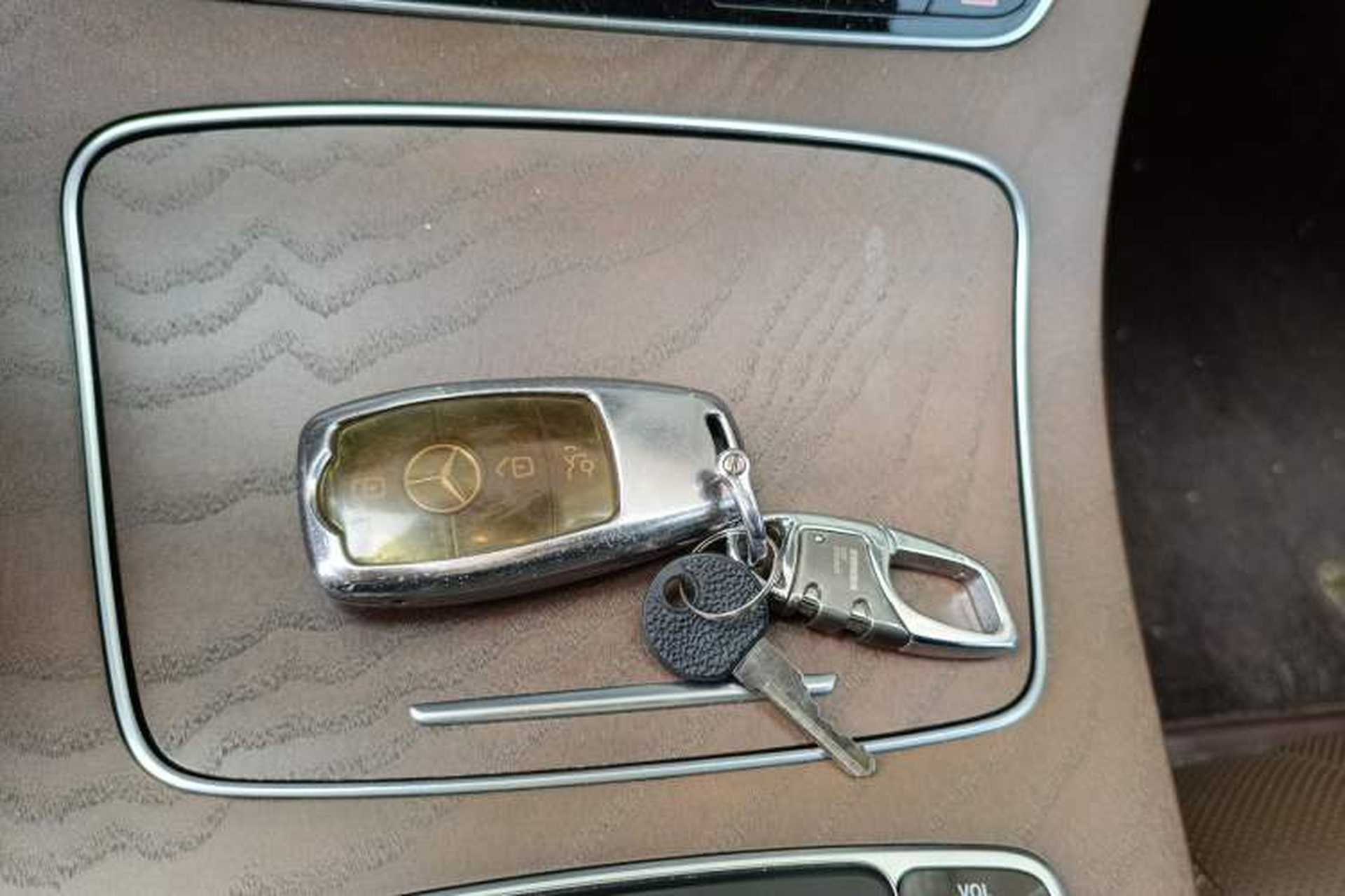 Used Mercedes-Benz E-Class 2021 E 300 L Premium Edition Vehicle Key