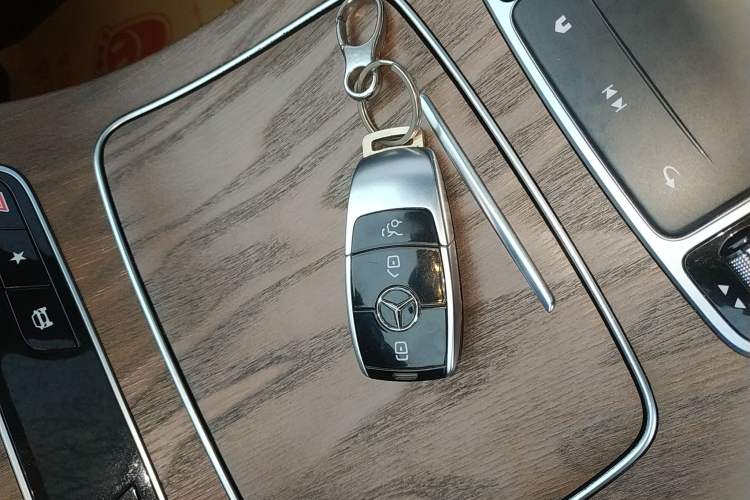 Used Mercedes-Benz E-Class 2021 Facelift E 300 L Stylish Edition Vehicle Key