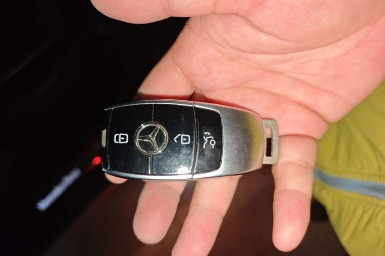 Used Mercedes-Benz E-Class 2021 E 300 L Premium Edition Vehicle Key