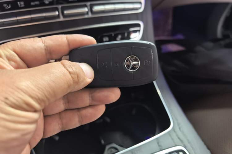 Used Mercedes-Benz E-Class 2021 E 300 L Sport Luxury Edition Vehicle Key