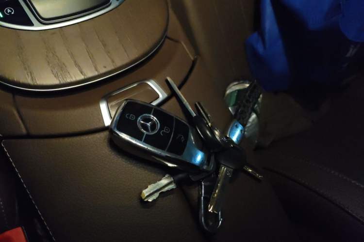 Used Mercedes-Benz E-Class 2021 Facelift E 300 L Stylish Edition Vehicle Key