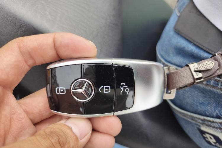 Used Mercedes-Benz E-Class 2021 Restyled E 300 L Sporty and Stylish Edition Vehicle Key