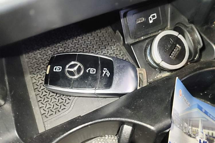 Used Mercedes-Benz E-Class 2021 Facelift E 300 L Stylish Edition Vehicle Key
