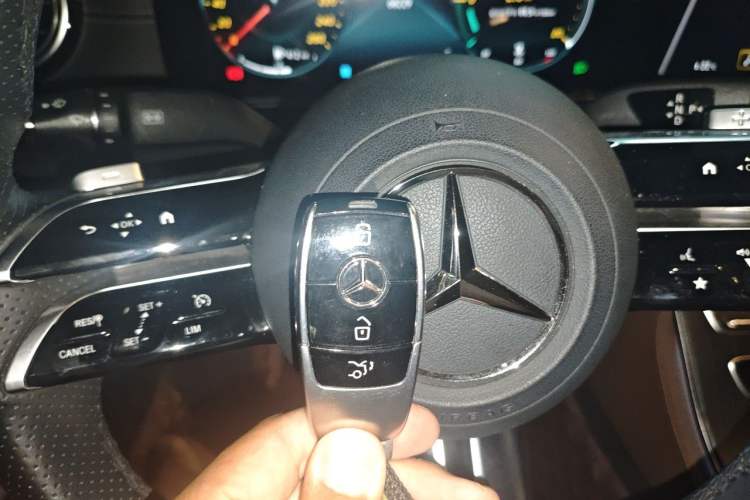 Used Mercedes-Benz E-Class 2021 Restyled E 300 L Sport Luxury Edition Vehicle Key
