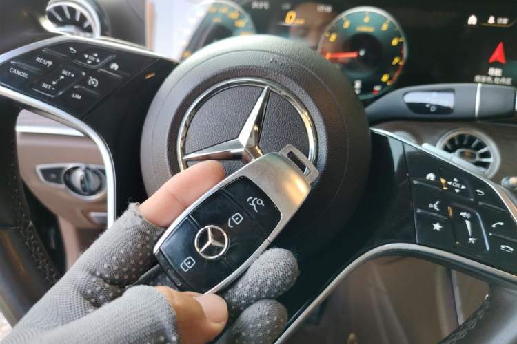 Used Mercedes-Benz E-Class 2021 E 300 L Sporty and Stylish Model Vehicle Key