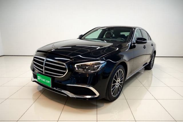 Ojetý Mercedes-Benz E-Class 2021 Facelift E 260 L