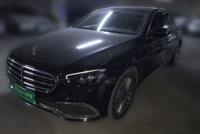 Ojetý Mercedes-Benz E-Class 2021 E 300 L Luxury Model