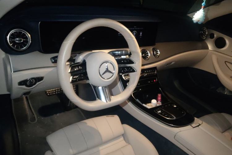 Used Mercedes-Benz E-Class 2021 E 260 Coupe Center Console