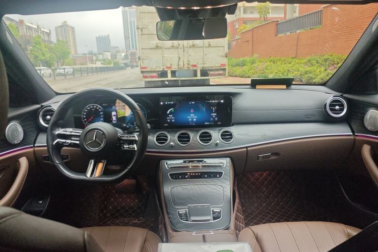 Used Mercedes-Benz E-Class 2021 E 300 Sport Edition Center Console