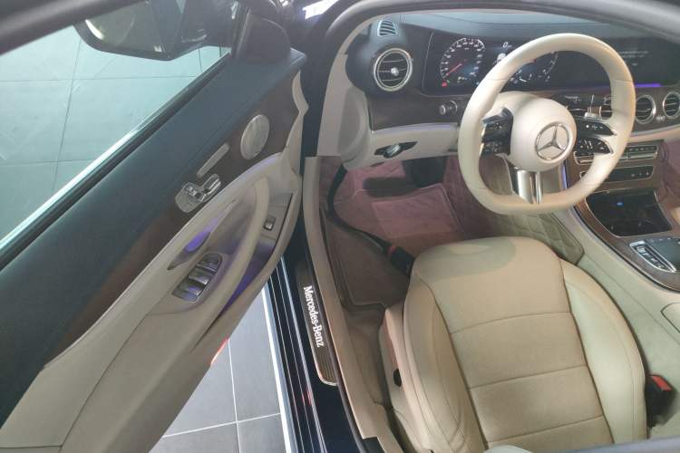 Used Mercedes-Benz E-Class 2021 Restyled E 300 L Sport Luxury Edition Driver Seat
