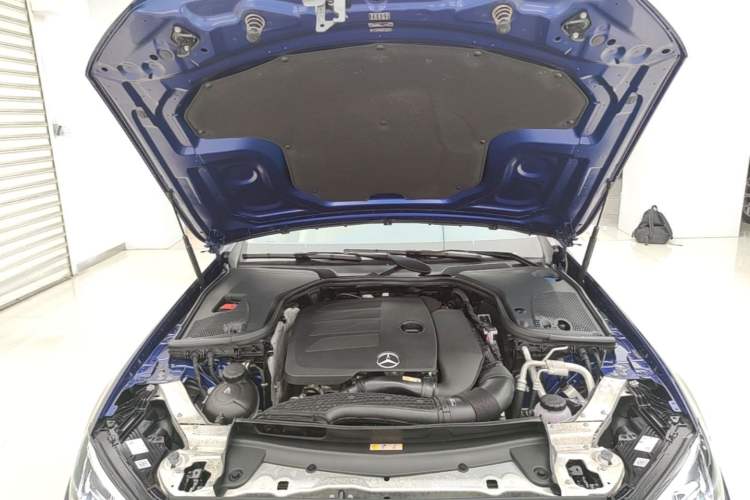 Used Mercedes-Benz E-Class 2021 E 260 Coupe Engine Bay