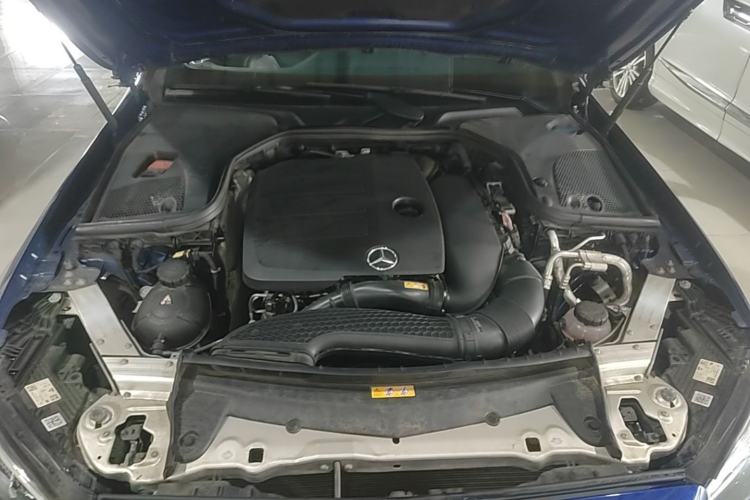 Used Mercedes-Benz E-Class 2021 E 260 Coupe Engine Bay