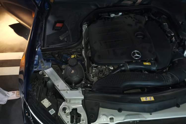 Used Mercedes-Benz E-Class 2021 Facelift E 260 4MATIC Coupe Engine Bay Right