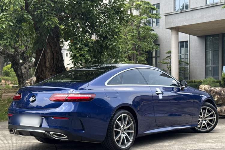 Used Mercedes-Benz E-Class 2021 E 260 Coupe Exterior 2