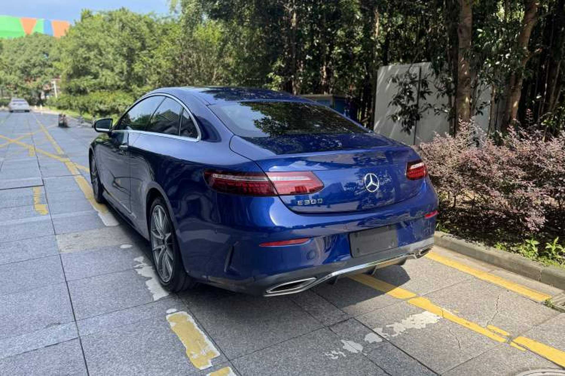 Used Mercedes-Benz E-Class 2021 E 260 Coupe Exterior 4