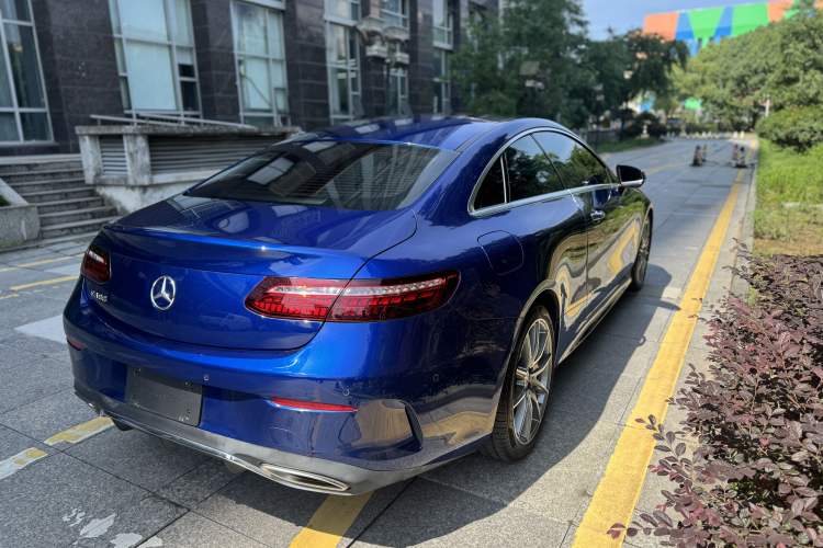 Used Mercedes-Benz E-Class 2021 E 260 Coupe Exterior 5