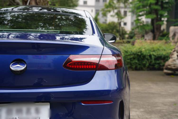 Used Mercedes-Benz E-Class 2021 E 260 Coupe Exterior 5