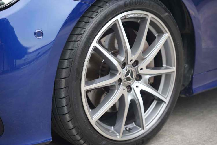 Used Mercedes-Benz E-Class 2021 E 260 Coupe Exterior 9